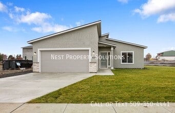 Building Photo - 533 S Dorsing St