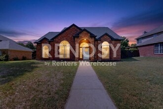 Building Photo - 619 Ridgemont Dr