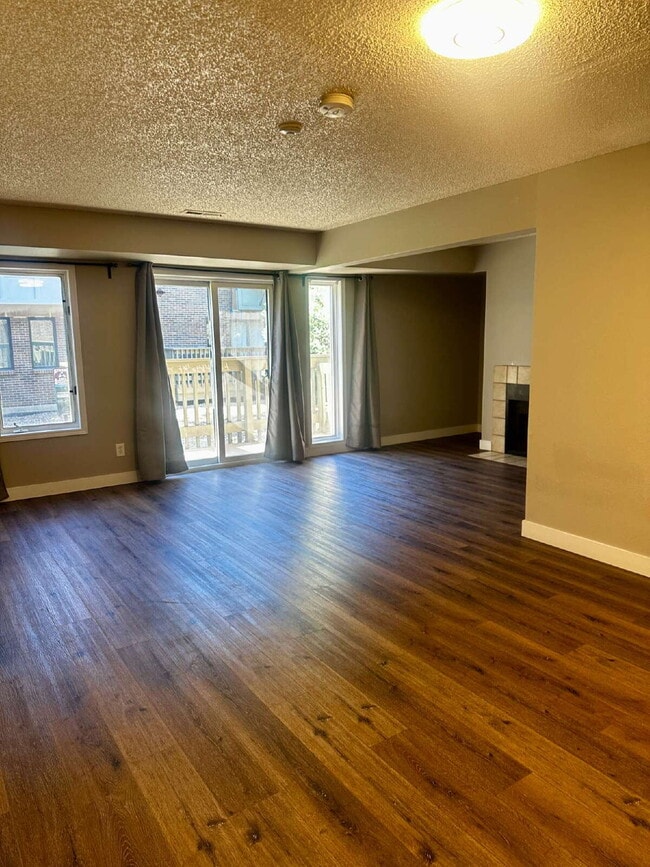 Photo - MOVE IN SPECIAL: Move in before November 3... Apartment