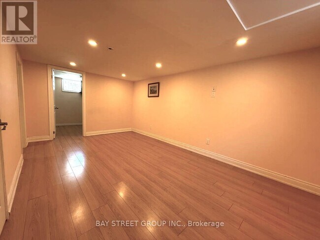 Building Photo - 44 Holswade Rd