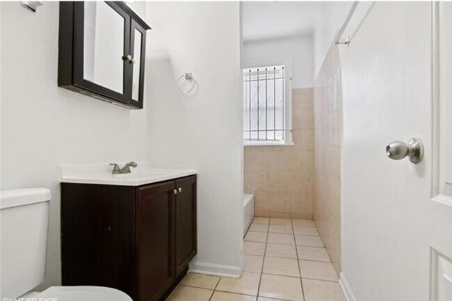 Foto del edificio - 1142 W 77th St
