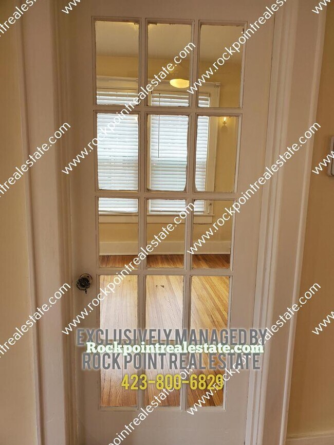 Foto del edificio - 2413 E 5th St