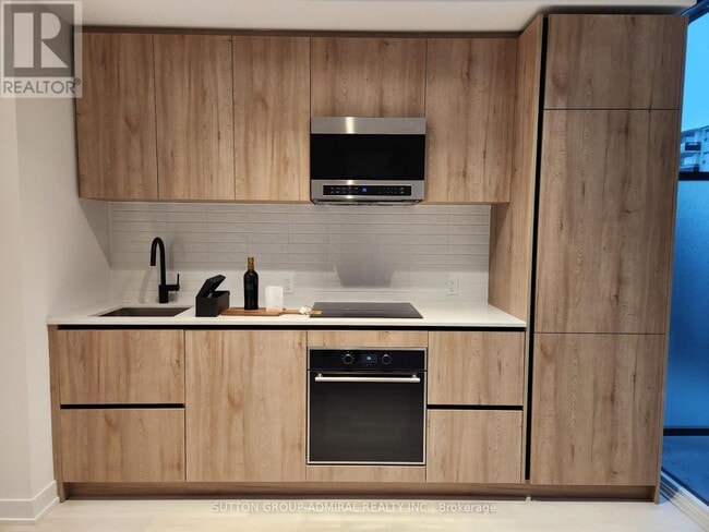 Building Photo - 127 Broadway Ave