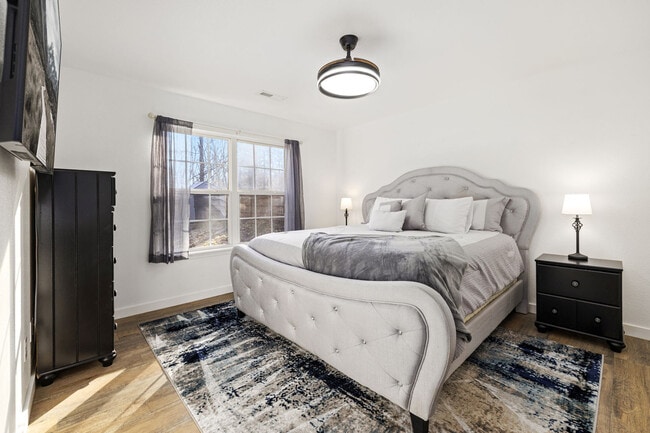 Building Photo - 13 Orleton Ln