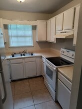 Building Photo - 3395 Green Briar Cir