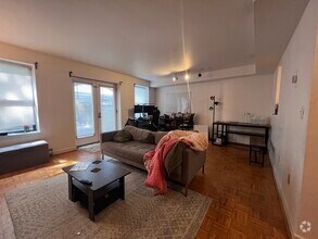Building Photo - 71 Fulkerson St