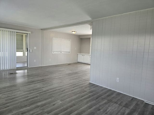 Foto del edificio - 4919 1st St W