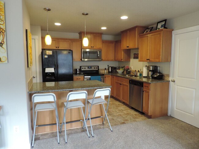 Building Photo - Application Pending - 3 Bedroom Townhome I...