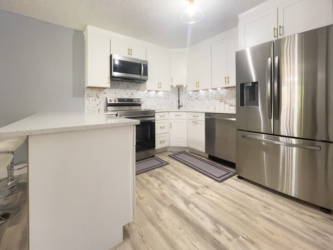 Building Photo - 340 Knotty Pine Cir