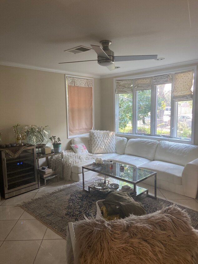 Foto del edificio - 1099 Bradford Dr