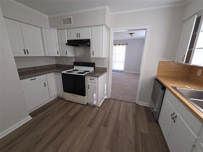 Foto del edificio - 157 Eton Rd