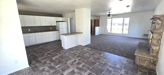 Foto del edificio - 701 W 4th St