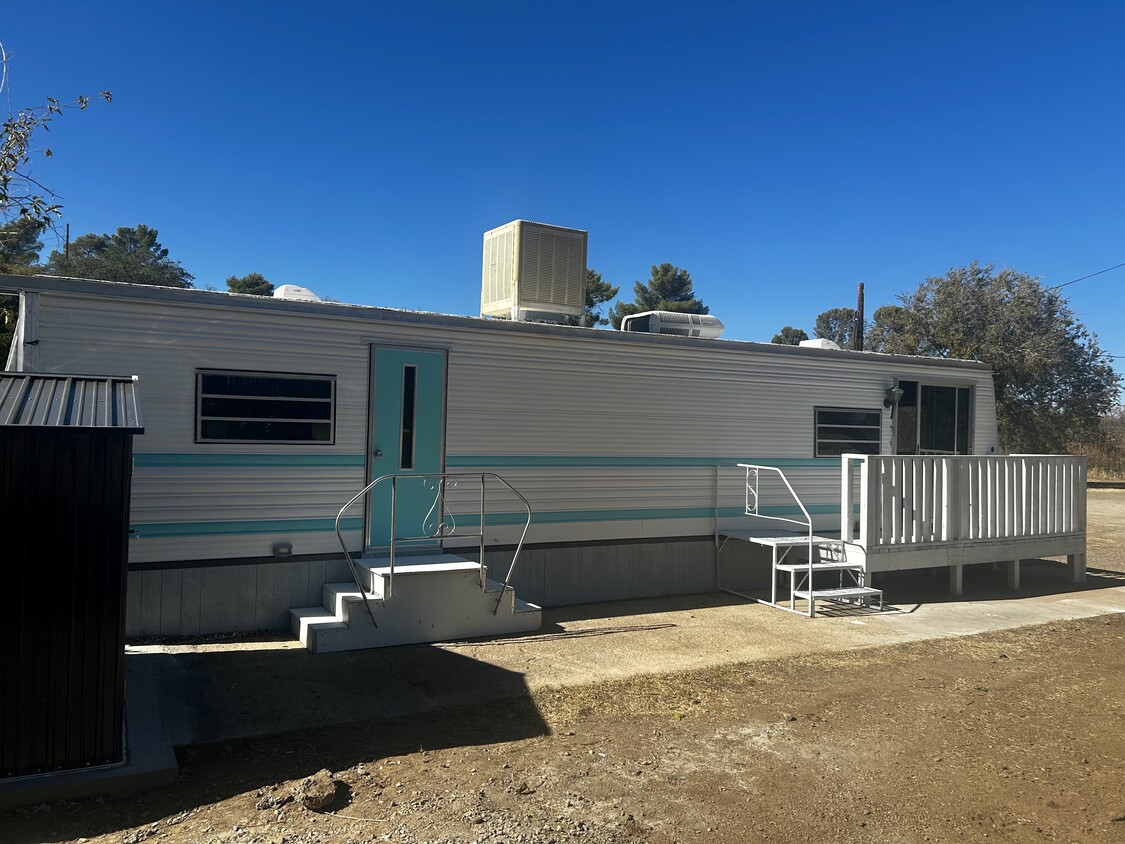 Primary Photo - 1120 N Justice Dr
