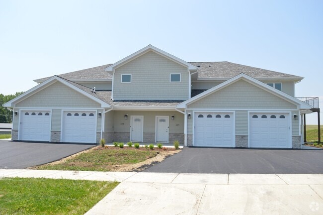 Building Photo - 219 3rd Ave