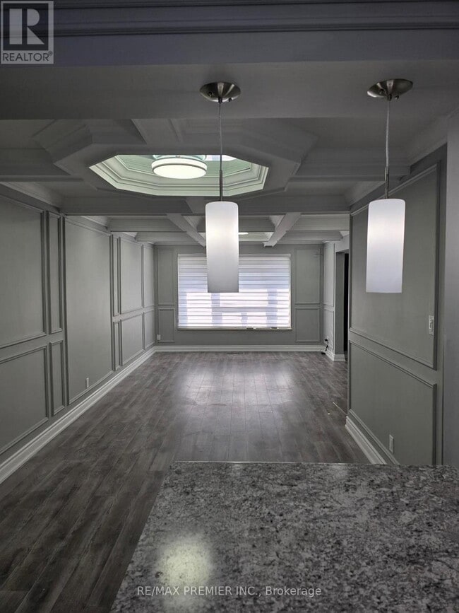 Building Photo - 21 Elnathan Crescent
