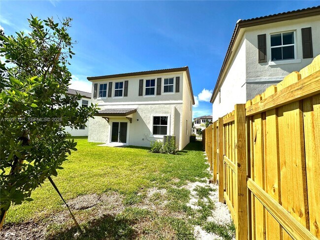 Foto del edificio - 2657 SE 24th Ct