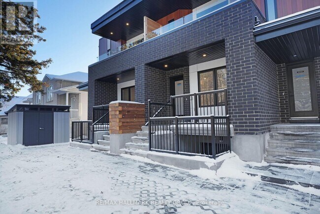 Photo du bâtiment - 958 Fisher Ave