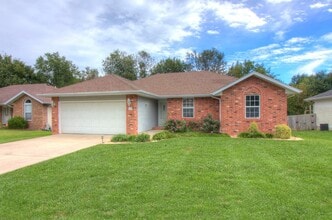 Building Photo - 322 S Dexter Ave