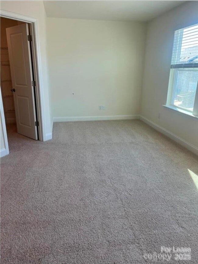 Foto del edificio - 1522 Cedar Tree Dr