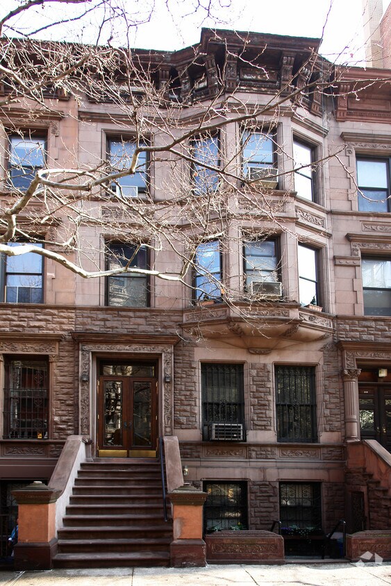 Building Photo - 221 W 78th St