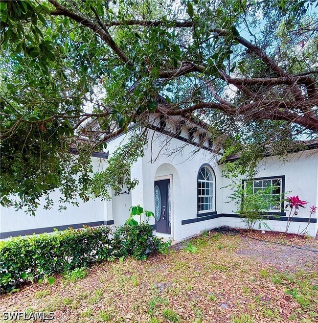 Foto del edificio - 3465 Everglades Blvd N
