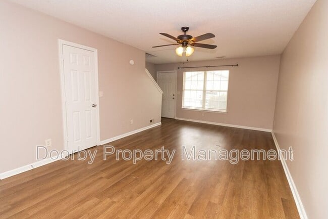 Building Photo - 11 Alice Ln