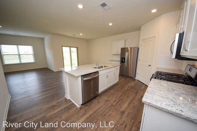 Foto del edificio - 4 br, 2 bath House - 425 Lilly Drive