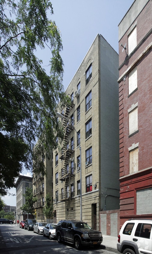 Building Photo - 551 E 178th St