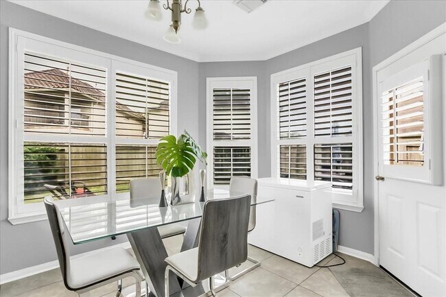 Foto del edificio - 45 Atascadero Dr