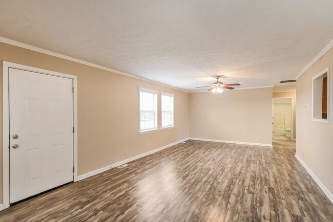 Building Photo - 173 Agin Way