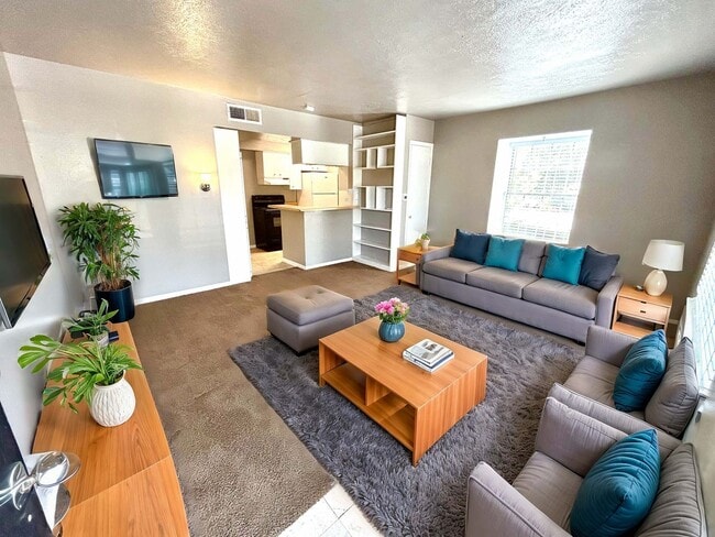 Building Photo - **APPLICATION RECEIVED** **MOVE-IN SPECIAL...