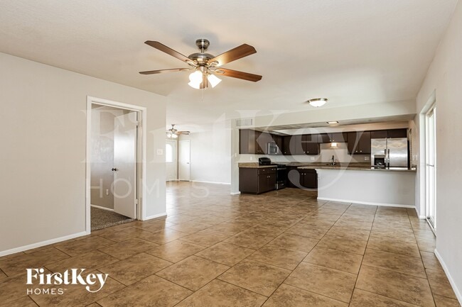 Building Photo - 4606 W Rose Ln