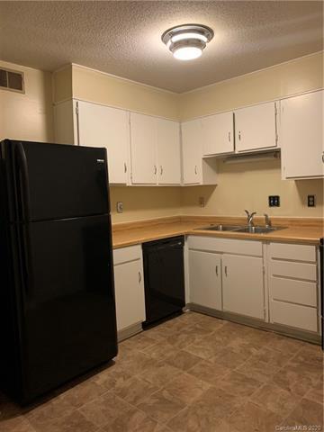 Building Photo - 7907 Oak Meadow Ct
