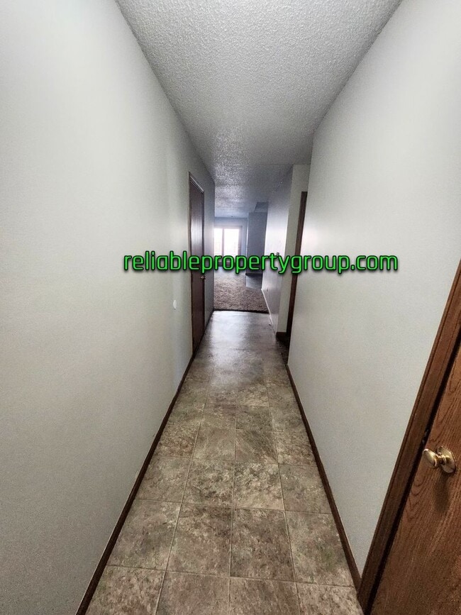 Building Photo - 1417 Lakehurst Dr