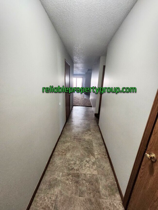 Foto del edificio - 1417 Lakehurst Dr
