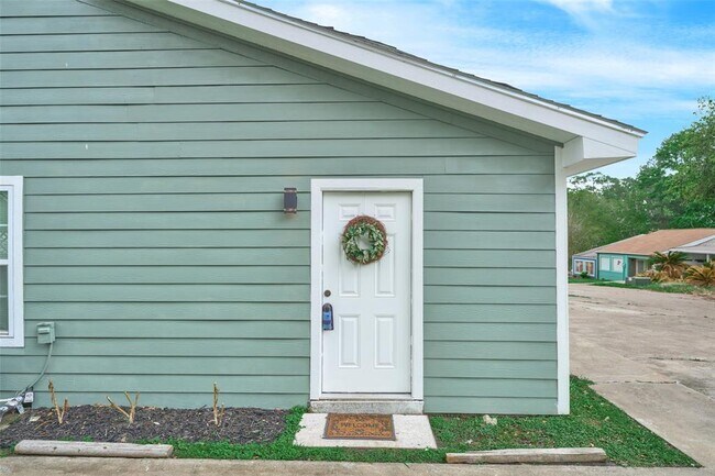 Building Photo - 31 Harbour Row Dr