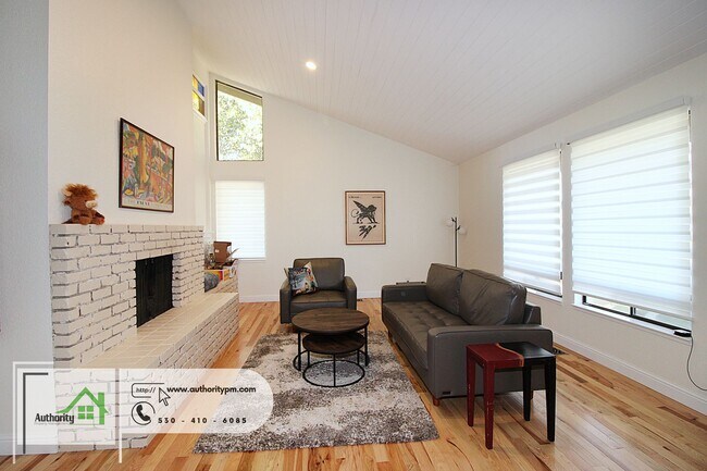 Foto del edificio - 3350 Mountain Oak Dr