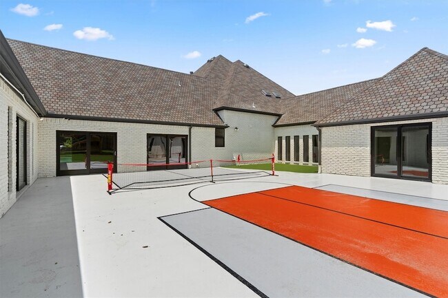 Foto del edificio - 209 Carriage Hill Ln