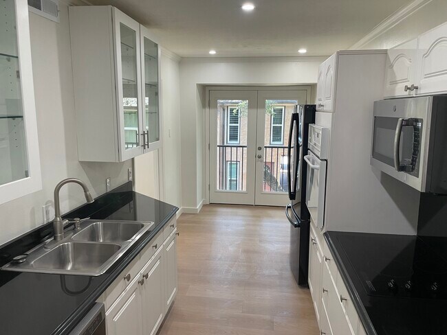 Foto del edificio - 7824 Meadow Park Dr