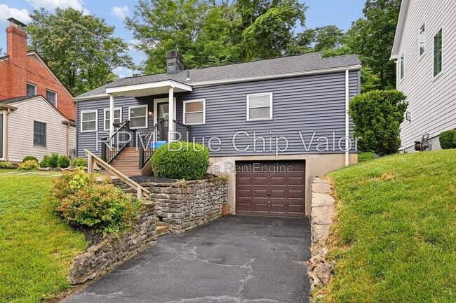 Foto del edificio - 3395 Ault View Ave