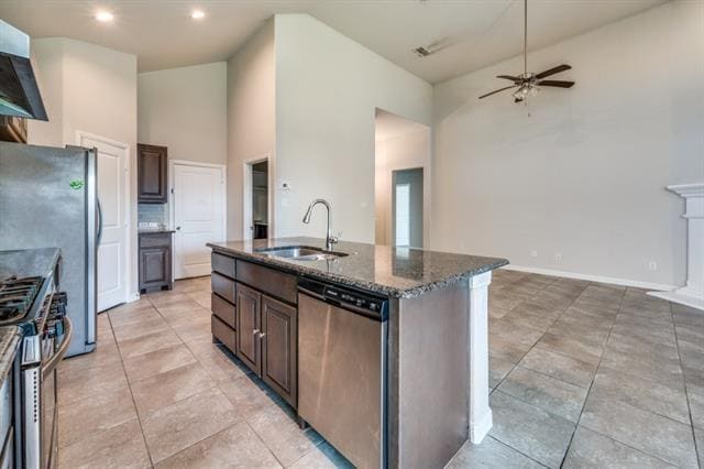 Building Photo - 713 Redding Dr