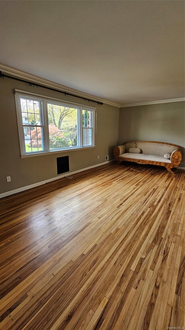 Foto del edificio - 72 Schriever Ln