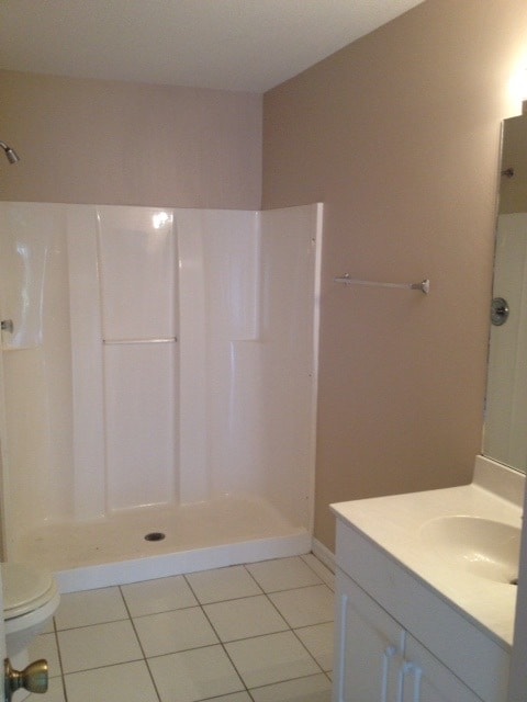 Master bath - 514 Northeast 24th Place