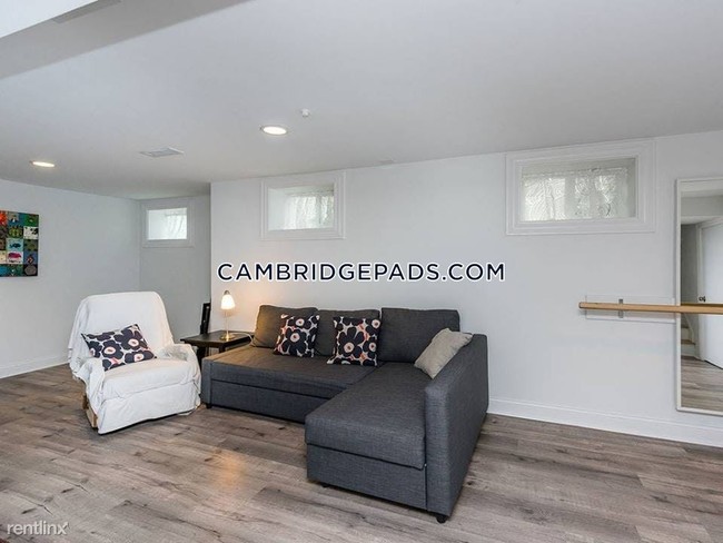 Building Photo - 4 br, 2 bath - 54 Matignon Rd