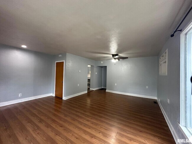 Foto del edificio - 202 N State St