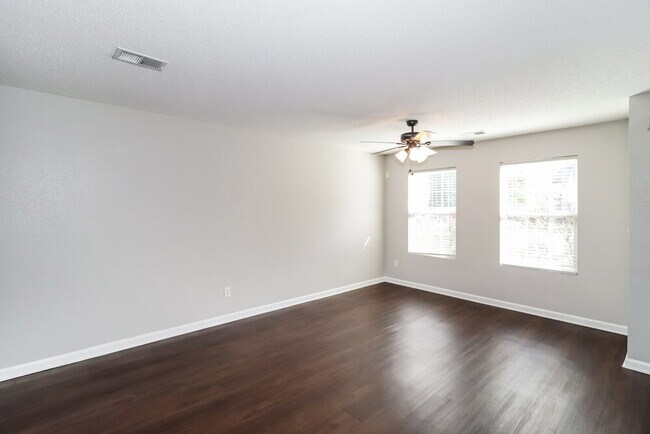Foto del edificio - 10216 Cottage Farms Dr