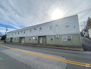 Building Photo - 147 W Main St