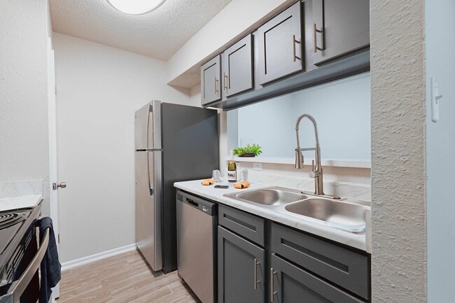 507_6542_profile - z - Historical - Brixton