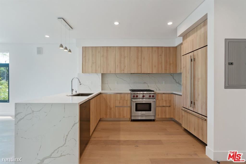 Foto principal - 1 br, 1 bath Condo - 399 E Del Mar Blvd # 106