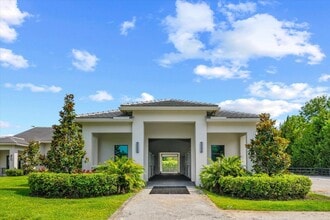Building Photo - 15450 Estancia Ln